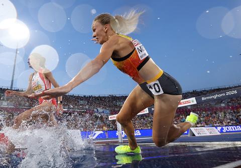 Landgenote van woedende topatlete bij EK atletiek reageert ijzig kalm op aanval: 'Daar kiest ze toch zelf voor?'