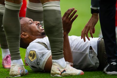 Domper voor PSV: net teruggekeerde aanvaller (33) loopt blessure op en is wekenlang afwezig