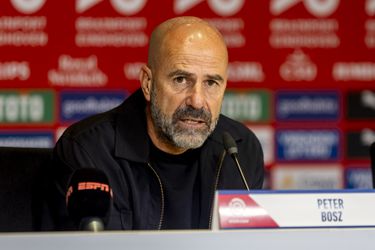 Peter Bosz clasht met journalist: 'Dat ben ik niet met je eens'