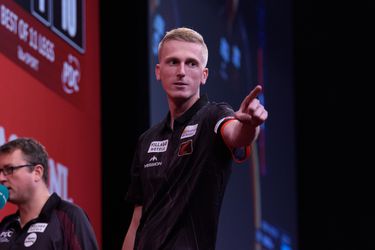 Wessel Nijman speelt Andrew Gilding helemaal weg, ook Kevin Doets in topvorm op World Series of Darts Finals