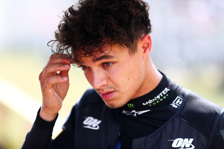 Lando Norris helpt Max Verstappen in titelstrijd na pijnlijke fout bij kwalificatie GP Azerbeidzjan