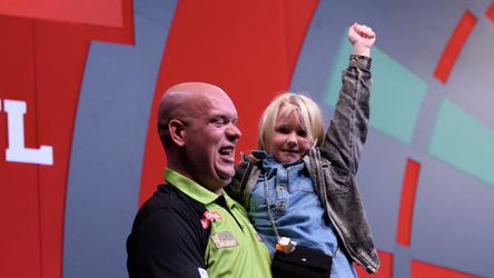 Michael van Gerwen weet 'taaie' Danny Noppert makkelijk te breken bij World Series of Darts