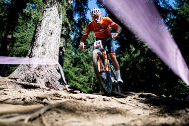 Mathieu van der Poel komt met slecht nieuws: toprenner verdwijnt voorlopig uit koers na grote deceptie