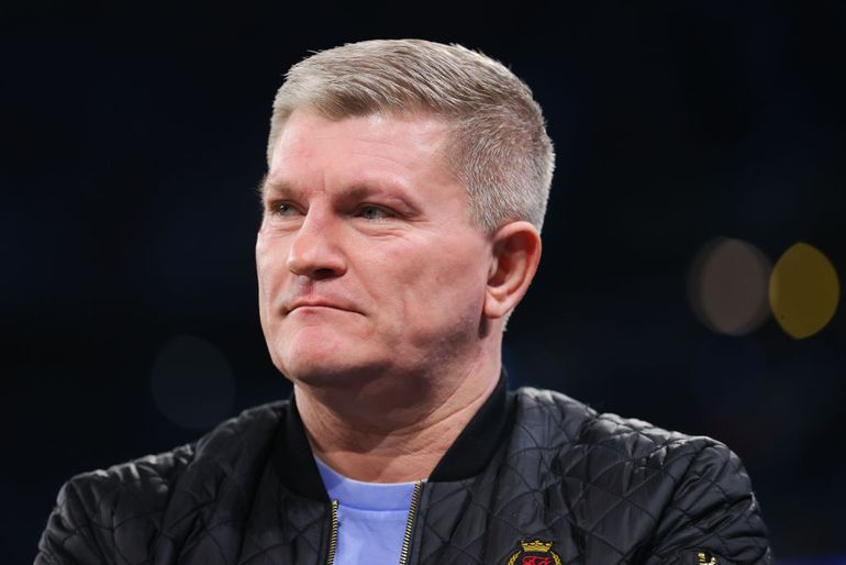 Gigantische schok in bokswereld: legendarische Ricky Hatton (46), die bezig was met comeback, onverwachts overleden