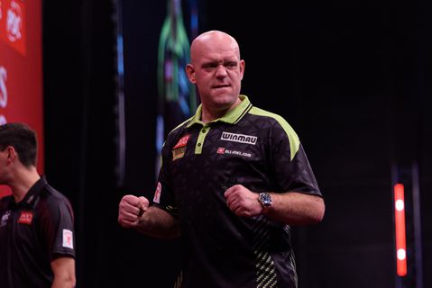 Topdarter Michael van Gerwen verdient flink bedrag aan prijzengeld met titel bij World Series of Darts Finals