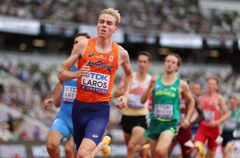 Topatleet Niels Laros fluitend door naar halve finale op 1500 meter, wereldtopper zakt door het ijs