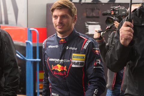 Max Verstappen overladen met complimenten na opmerkelijk uitstapje: 'Ik was echt enorm aan het pushen'