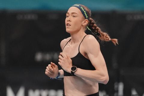 Veelbesproken Hyrox-atlete (22) reageert op walgelijke en bizarre gebeurtenis: 'Ga tot het gaatje'