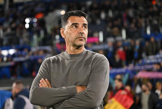 Opmerkelijke bierwens van Ajax-trainer Míchel zorgt voor verbazing: 'Dat doen ze dan maar stiekem'