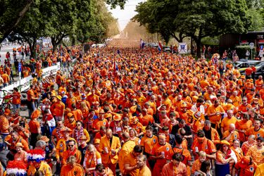 Nederlandse fans zorgen voor schitterend feest in Duitsland richting Nations League-wedstrijd