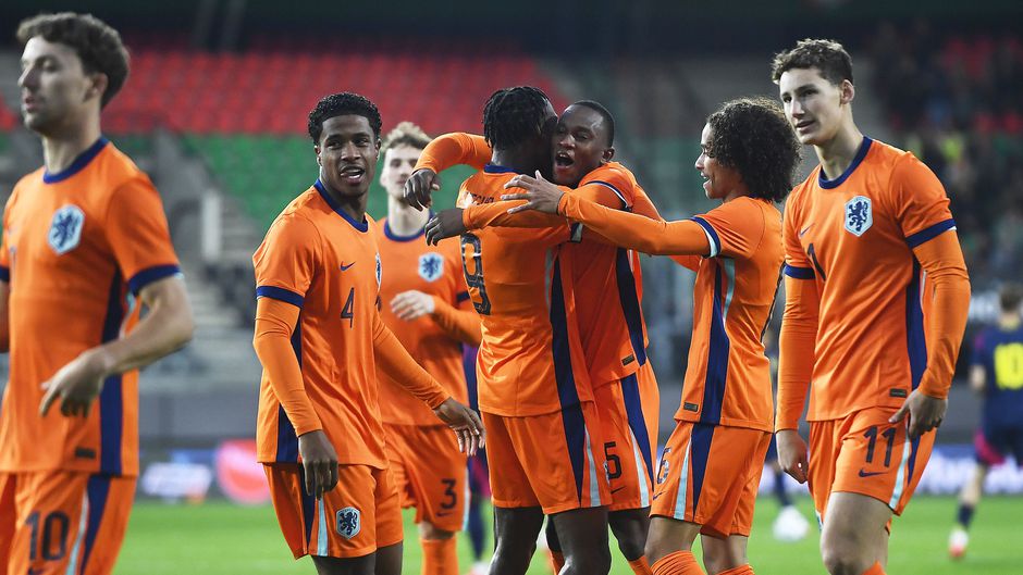 Historische avond voor Jong Oranje: ploeg van Michael Reiziger schrijft geschiedenis met zege