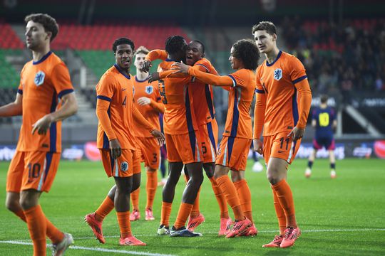 Historische avond voor Jong Oranje: ploeg van Michael Reiziger schrijft geschiedenis met zege