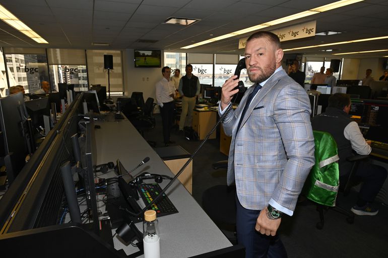 Conor McGregor krijgt nieuwe tegenstander en kondigt datum voor UFC-comeback aan