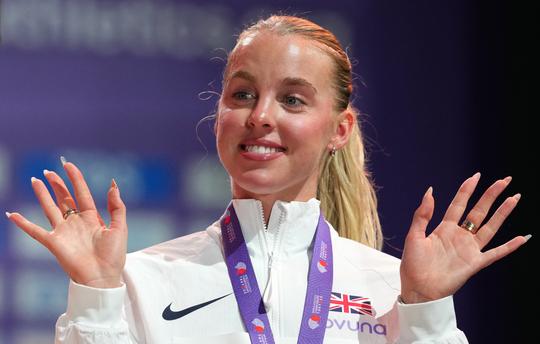 Beroemde rivale van Femke Bol laat volgers smullen met doorschijnende jurk: 'Ik hou hiervan'