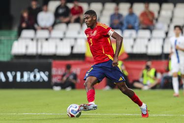 Topverdediger van Arsenal wil nog voor WK voetbal van nationaliteit wisselen