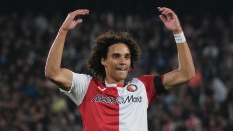 Live | Heerlijk begin bij Feyenoord - Como: twee goals in twee minuten