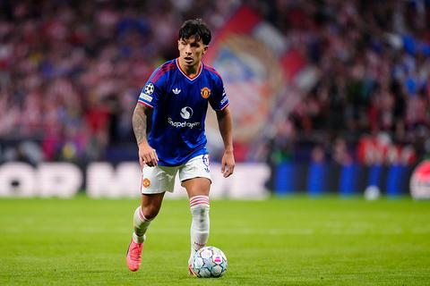 Oud-Ajacied (28) uit stevige kritiek op bestuur Manchester United, clubicoon slaat direct terug