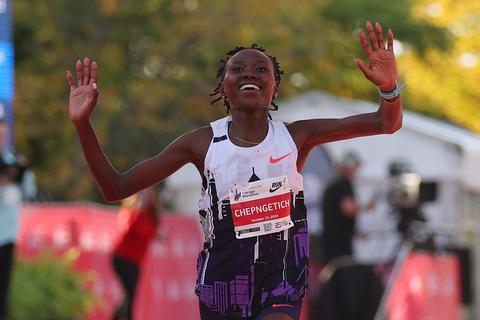 Geschorste rivale van Sifan Hassan zorgt voor ongemak in atletiekwereld: 'Als een mysterieus familielid'