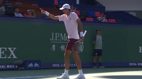 Spaans tennistalent (20) gaat flink over de schreef tegen ballenjongen tijdens duel met Botic van de Zandschulp