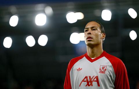 Oranje-aanvoerder Virgil van Dijk bereikt bijzondere mijlpaal in overtuigende Champions League-zege van Liverpool