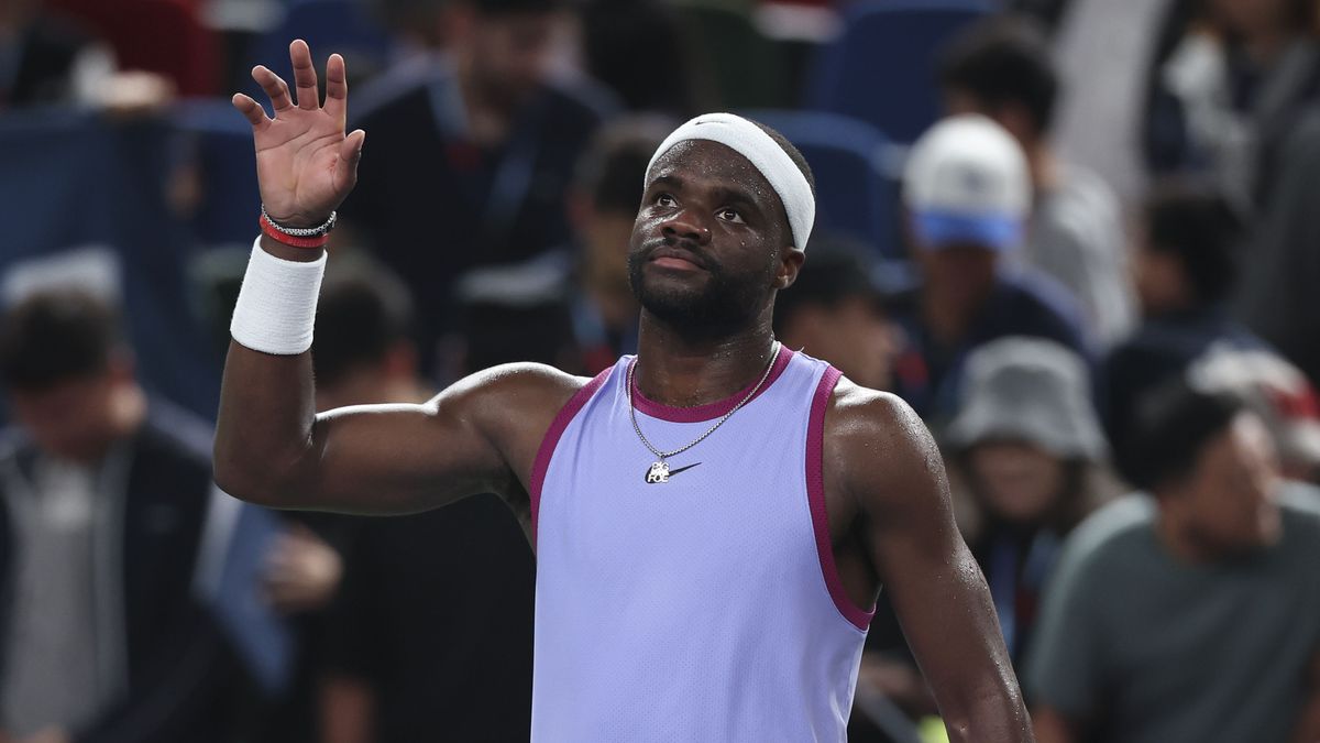 Torenhoge boete voor toptennisser Frances Tiafoe na flippen tegen umpire