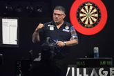 Gary Anderson moest ineens zijn bril laten veranderen tussen de partijen op de Grand Slam of Darts door. ©PDC