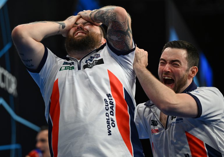 Michael Smith en Luke Humphries zorgen voor verbazing bij Grand Slam of Darts