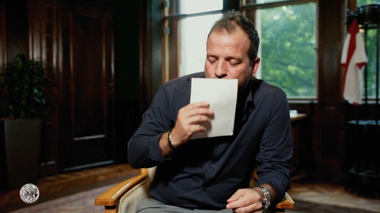 Ex-topvoetballer Rafael van der Vaart vecht tegen tranen door ontroerende brief: 'Bedankt voor deze mooie reis...'