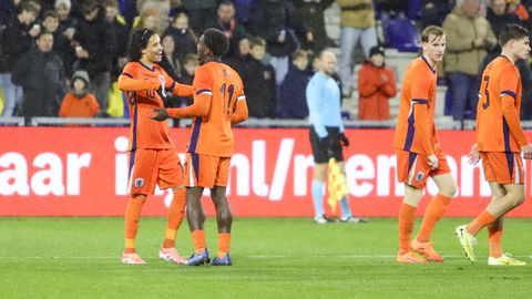 Kwakkelend Jong Oranje herpakt zich in EK-kwalificatie dankzij wereldgoal Ernest Poku