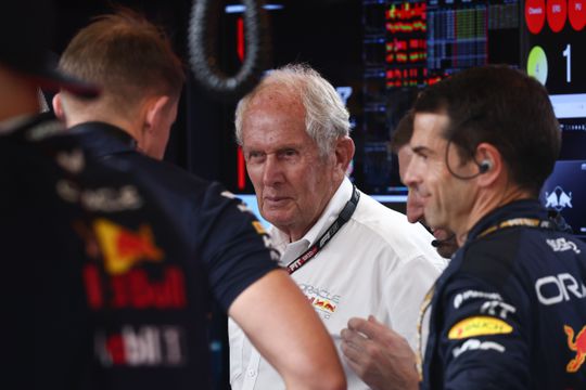 Max Verstappens vriend Helmut Marko trapt Christian Horner keihard na: 'Smerige spelletjes gespeeld'