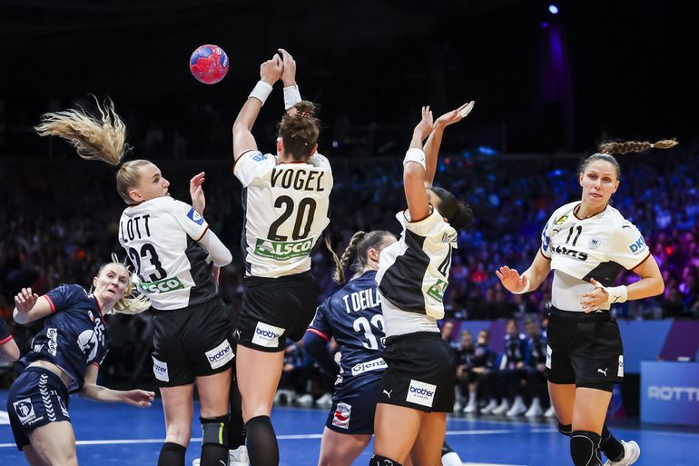 Noorwegen bibbert bij handbalfinale in Rotterdam, maar viert wel nieuwe wereldtitel