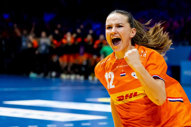 Live WK handbal | Oranje en Frankrijk gaan nek aan nek in zinderend duel om brons