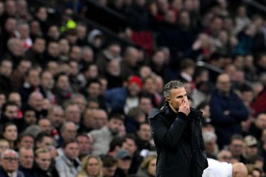 Robin van Persie trekt zich van niemand wat aan en houdt voet bij stuk bij Feyenoord: 'Het interesseert me niets'
