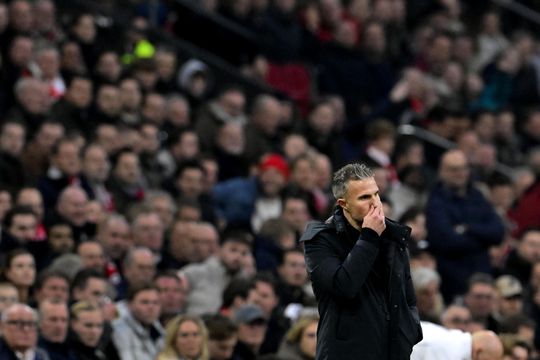 Robin van Persie trekt zich van niemand wat aan en houdt voet bij stuk bij Feyenoord: 'Het interesseert me niets'