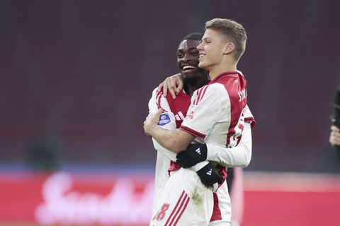 Ajax-speler met 'ander ballieritme' beslist Klassieker en deelt bijzonder foutje: 'Dat ging per ongeluk'