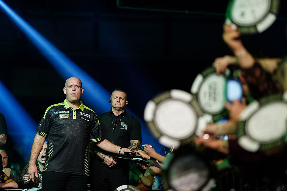 Speelschema WK darts: legende Raymond van Barneveld in actie, veel Nederlanders in tweede ronde