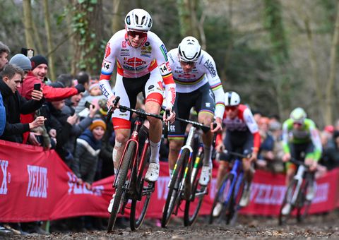 Veldrijder haalt hard uit na opvallend incident: 'Dat is toch iets anders'