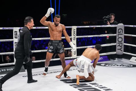 Voormalig wereldkampioen kickboksen zet Glory onder druk: 'Moet mij niet te lang laten wachten'