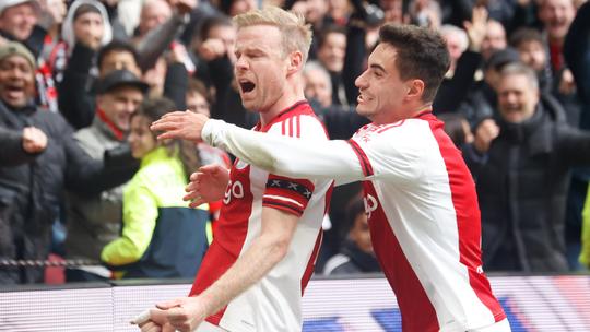 Goedgemutste Davy Klaassen krijgt de lachers op de hand na Ajax - Feyenoord: 'Dat zeg ik lekker niet'