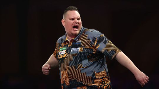 WK darts | Verbazing over dramatische niveau Dimitri van den Bergh, wereldtopper Stephen Bunting komt met schrik vrij