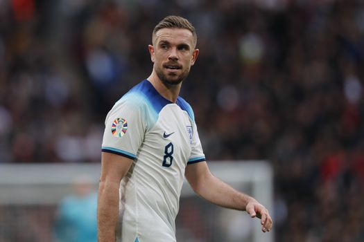 Ajax-watcher Mike Verweij en Fabrizio Romano komen met nieuws over Jordan Henderson-deal