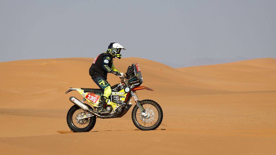 Spaanse coureur Carles Falcon (45) overleden na zware crash in Dakar Rally