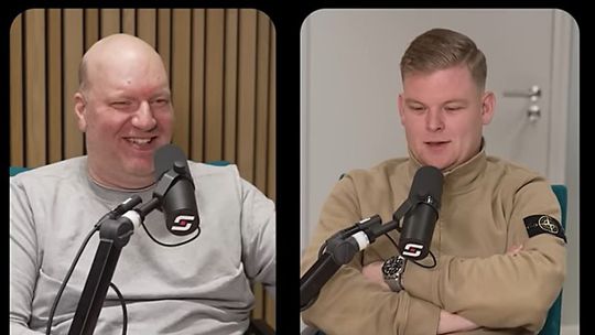 Vincent van der Voort lacht smakelijk om smerig verhaal Mike De Decker en heeft iets nog ranzigers in huis