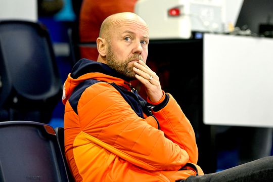 Ex-wereldkampioen Carl Verheijen dient Chris Woerts van repliek na aanval op schaatssport