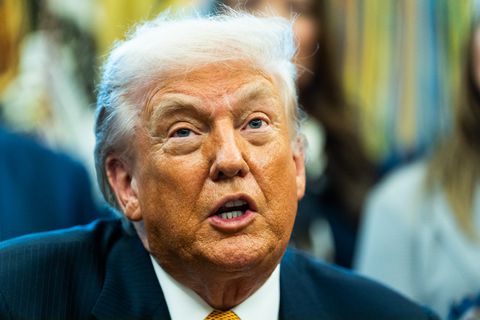 President Donald Trump legt bom onder 'eigen' WK voetbal: duizenden fans in de problemen door 'rode lijst'