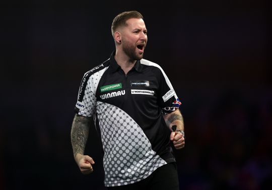 Fanbase van topdarter Danny Noppert groeit wereldwijd: 'Zie je ineens de Friese vlag in Bahrein'