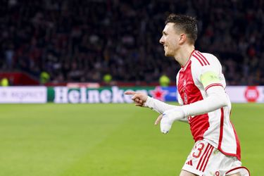 Ajax ontsnapt na spectaculaire slotfase aan pijnlijk verlies tegen Bodø/Glimt