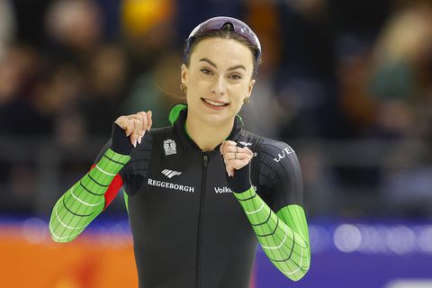 Superieure Femke Kok verbetert twee keer baanrecord op 500 meter, Jutta Leerdam haalt opgelucht adem