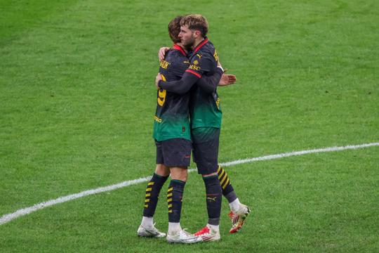 Santiago Giménez herstelt zich van flets optreden tegen Feyenoord: 'Hij doet alsof hij er niet is'