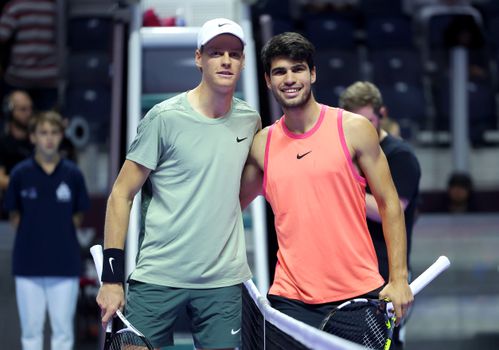 Toptennisser waarschuwt concurrenten Carlos Alcaraz en Jannik Sinner: 'Er liggen veel gevaren op de loer'